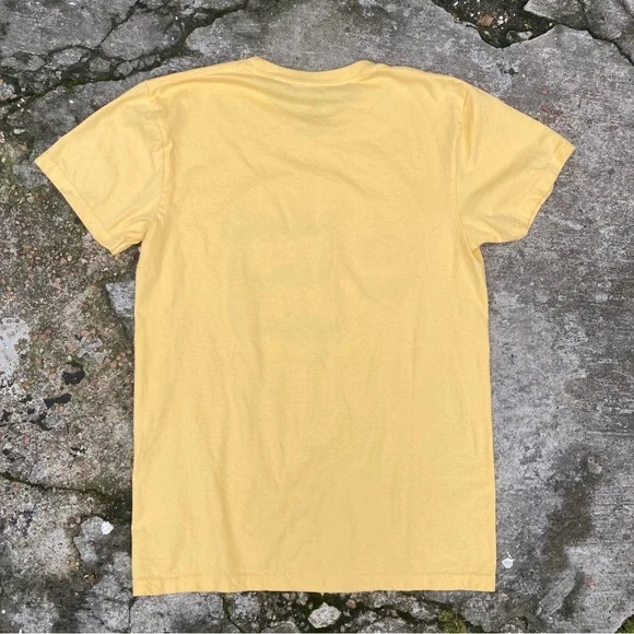 Walt Disney world yellow cream t shirt. - Picture 2 of 3